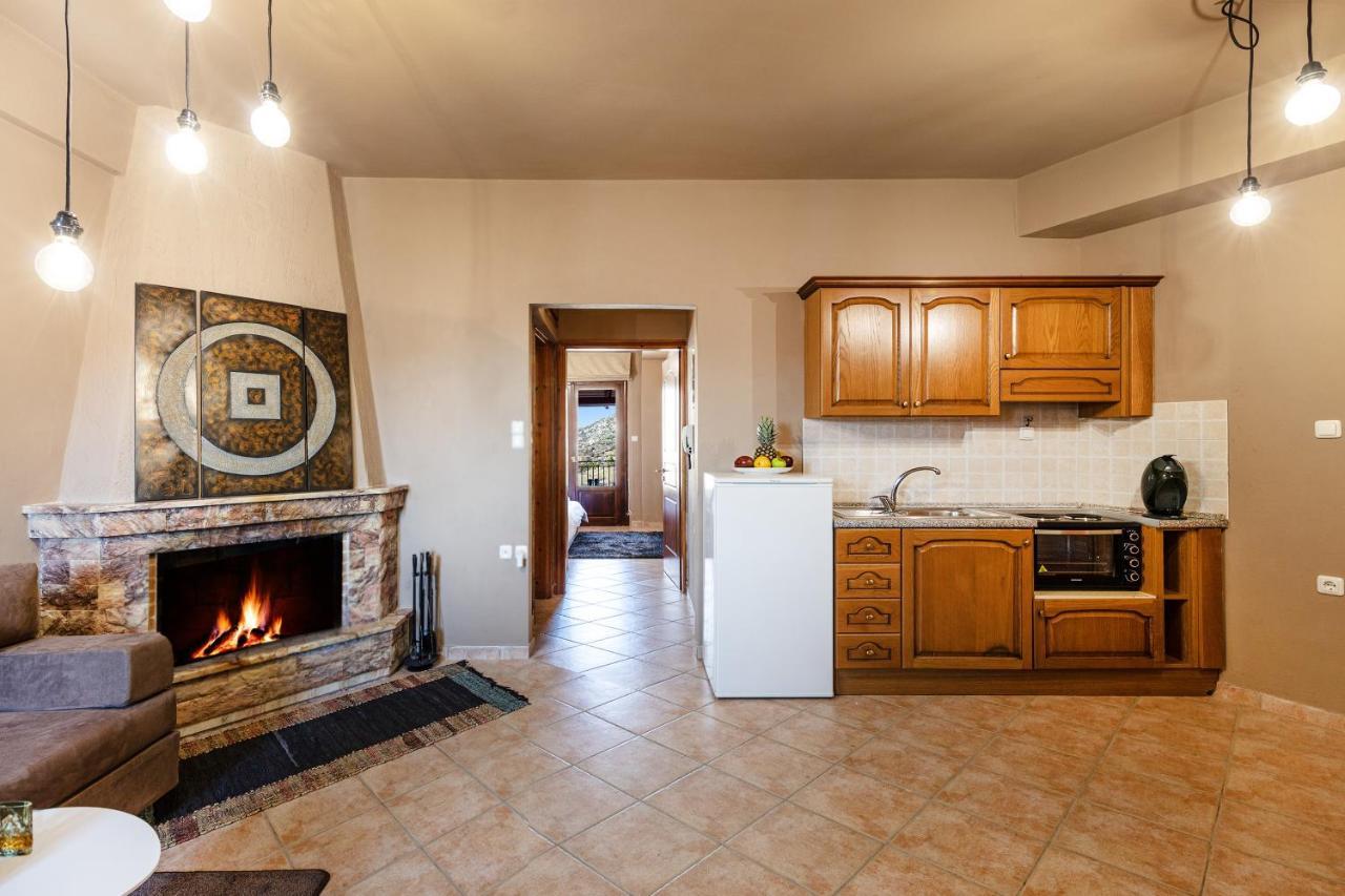 Deluxe Apartments By White Hills Αράχωβα Εξωτερικό φωτογραφία